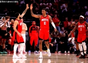 米兰体育官网入口-爵士再次击败黄蜂，展现出色的整体实力