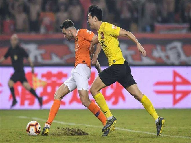 关于鹿岛鹿角全力冲击冠军，关键球员备战状态受关注的信息