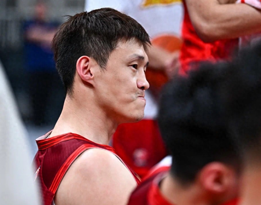 关于在上海队赛场上演CBA季后赛，碾压，引发观众齐声高喊的信息