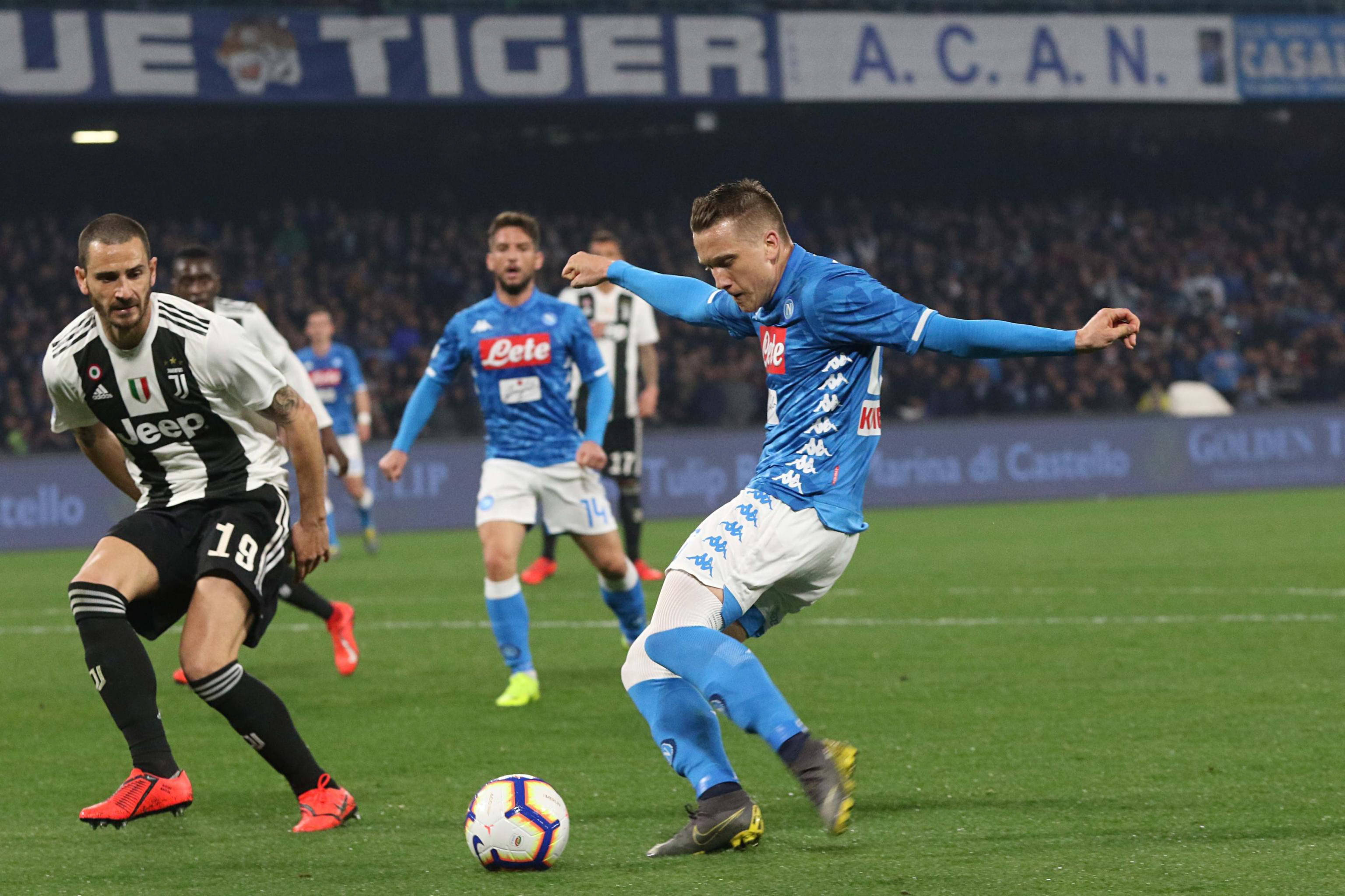 顶级球队在国际比赛中碰撞出火花 顶级球队在国际比赛中碰撞出火花