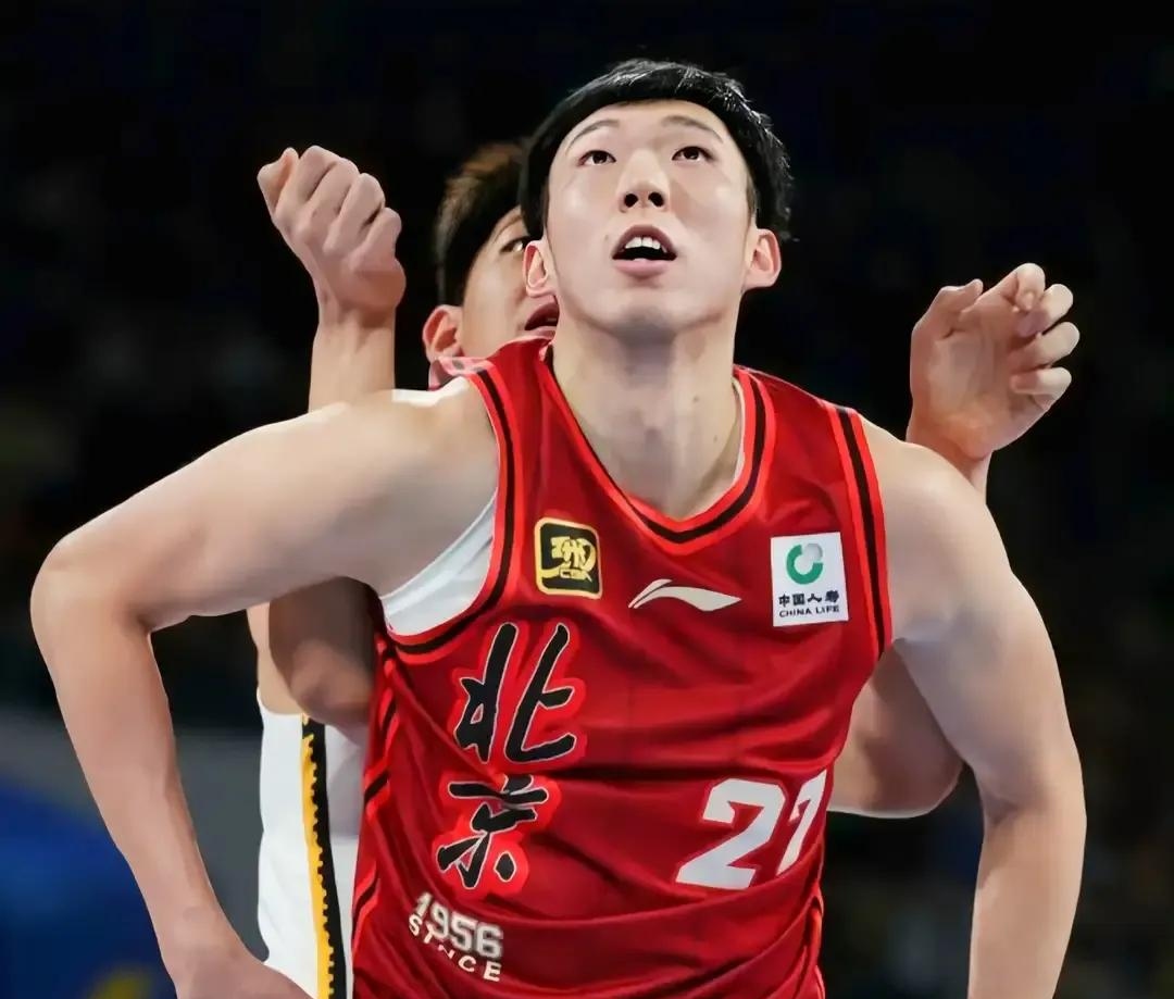 北京队在比赛中大胜，实现完美战绩