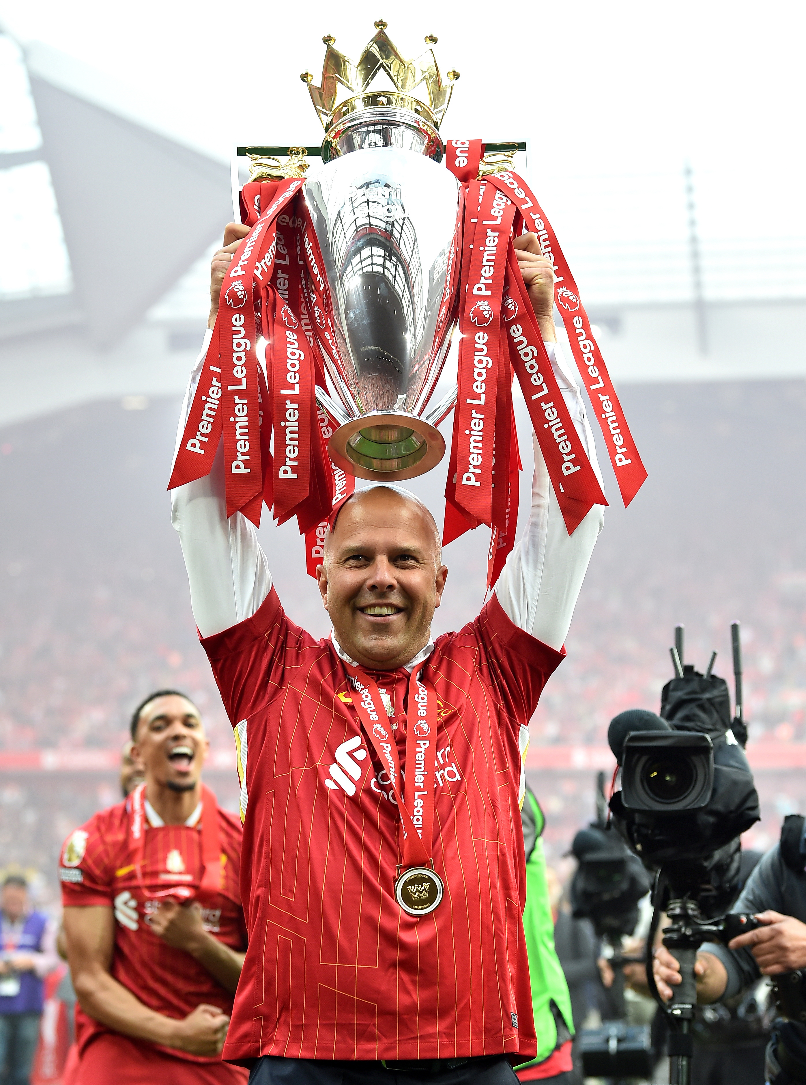 利物浦球队举行庆祝活动，感谢球迷支持