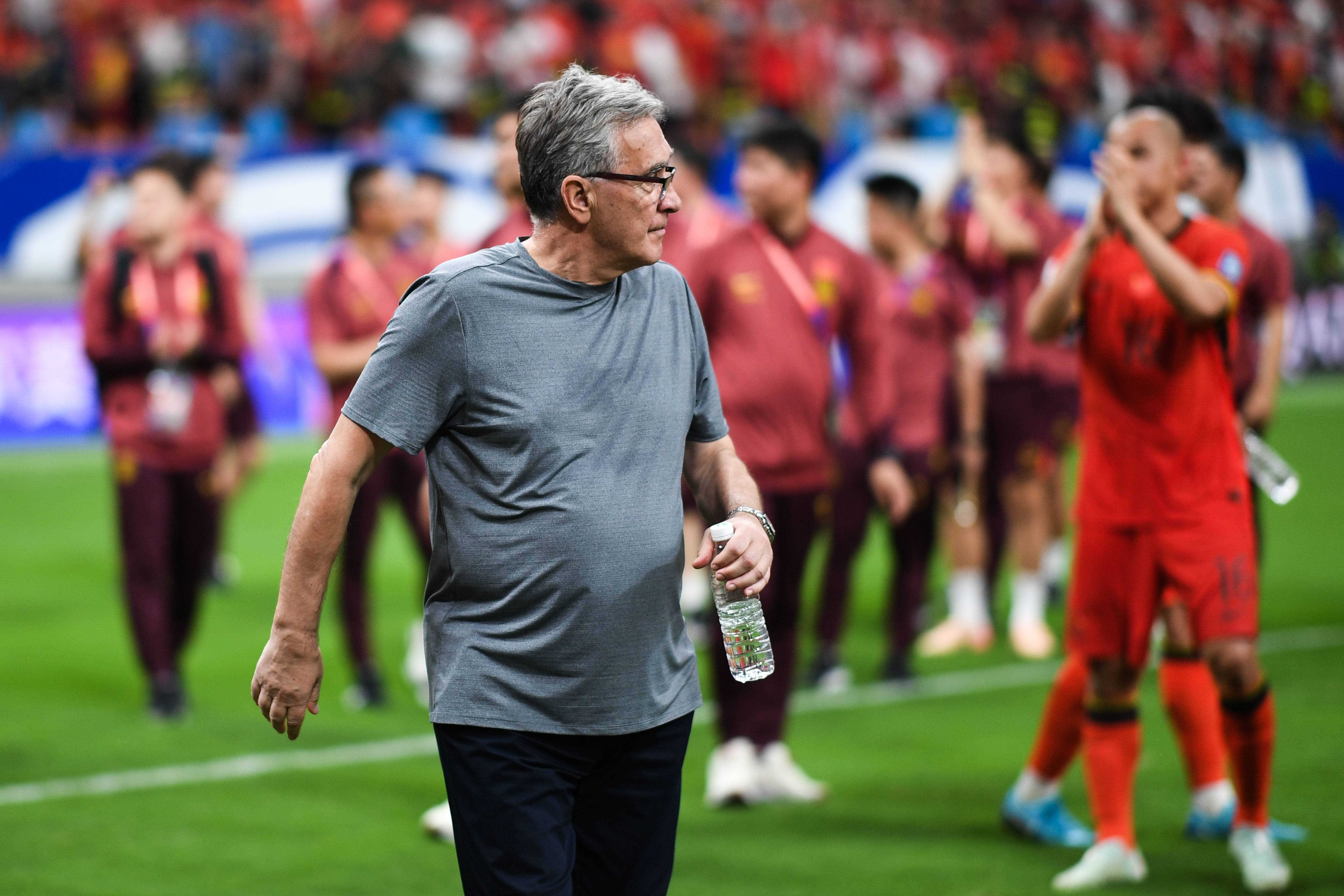 足球比赛中球员身体素质大幅提升