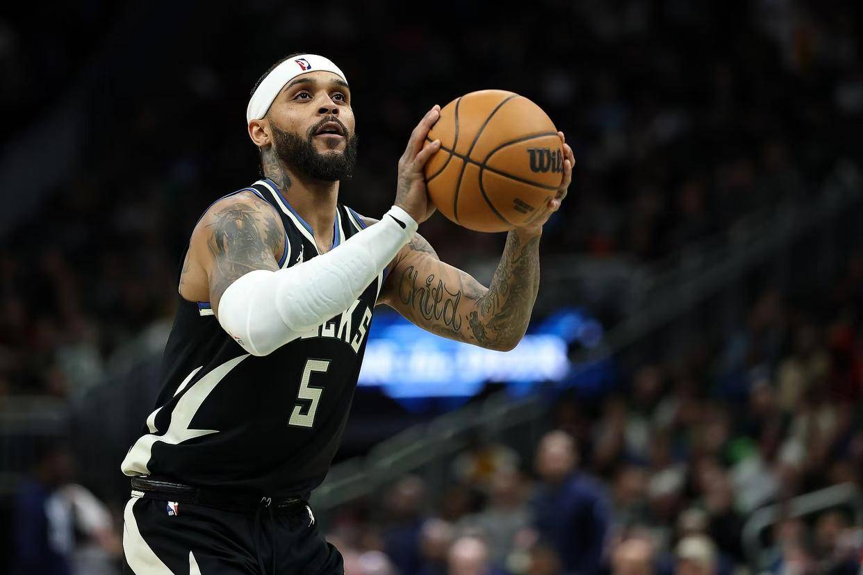 包含篮网终结雄鹿不败，迎来惊人转折的词条