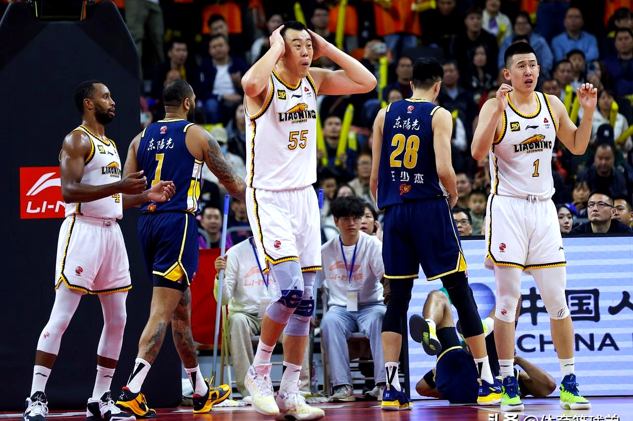辽宁男篮全队状态火热，深邃领跑