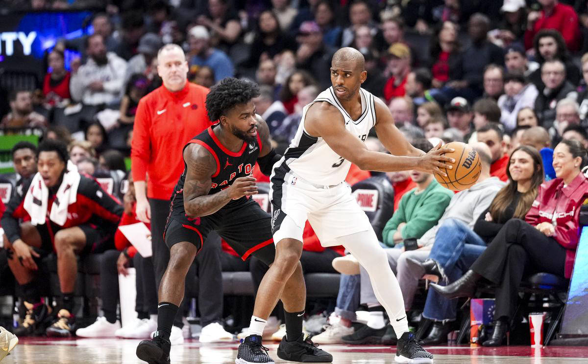 包含开拓者客场逆转马刺，实现惊险胜利的词条