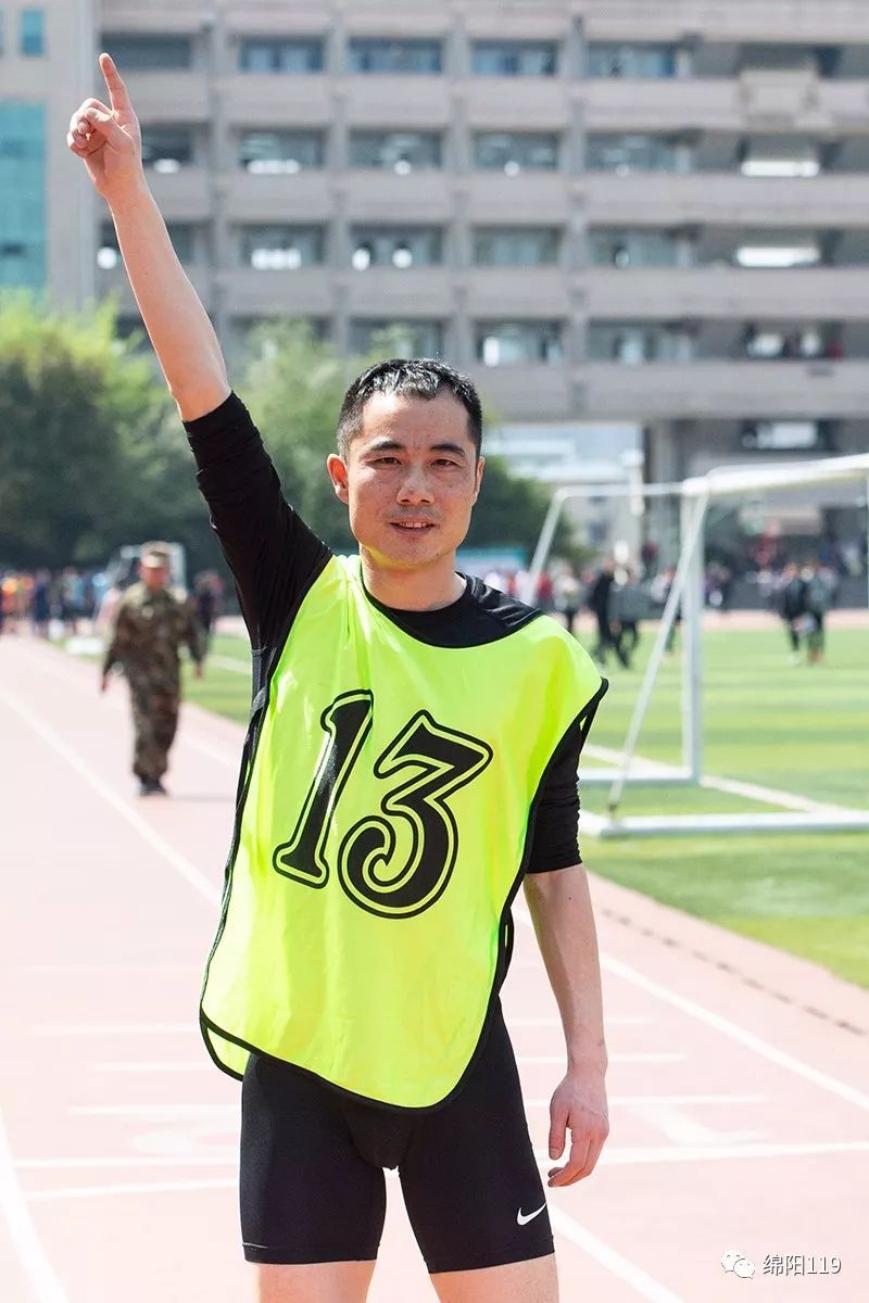 纷纷打出高光表现，场上激烈角逐的简单介绍