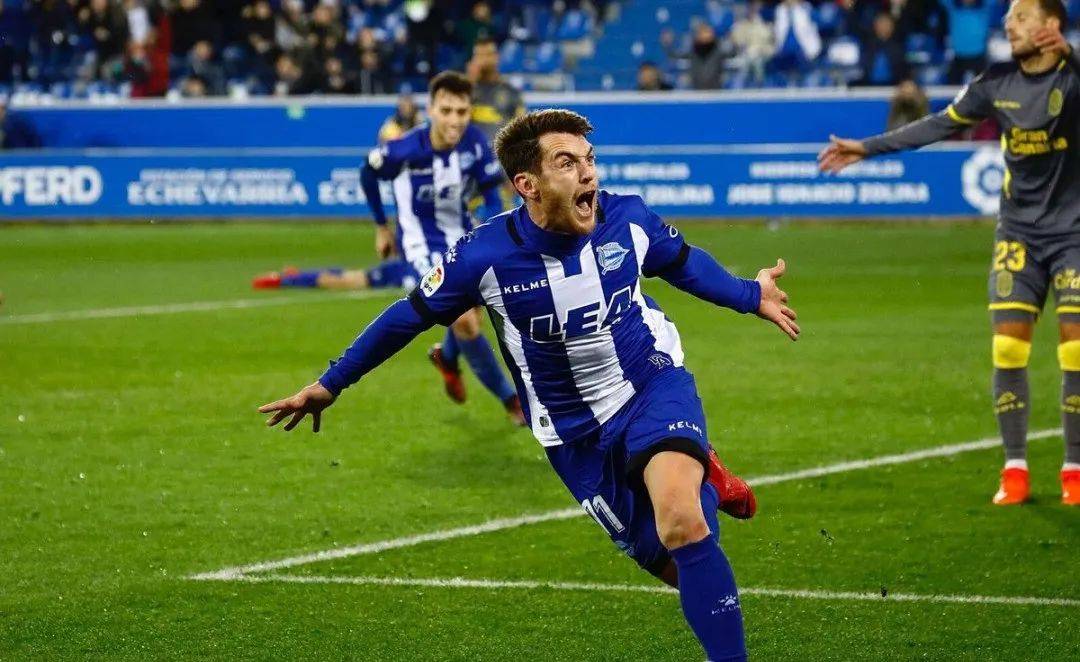 包含沃尔夫斯堡:集体努力,创造德甲传奇的词条 包含沃尔夫斯堡:集体努力,创造德甲传奇的词条