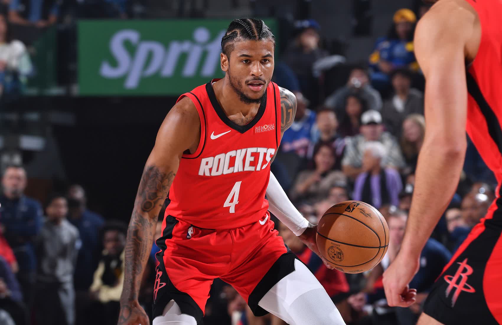 包含火箭再度全队受伤，季后赛前景黯淡不容乐观的词条