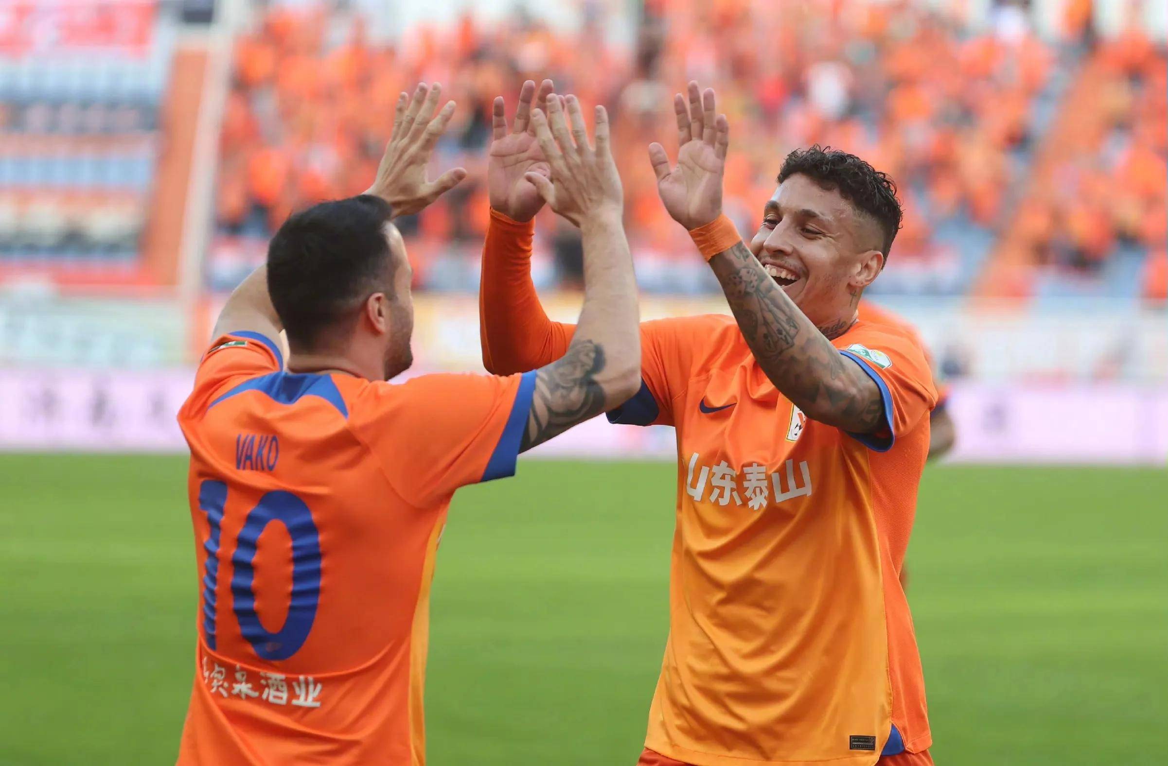 浦和红钻客场逼平鲁能，亚冠战略受挫的简单介绍