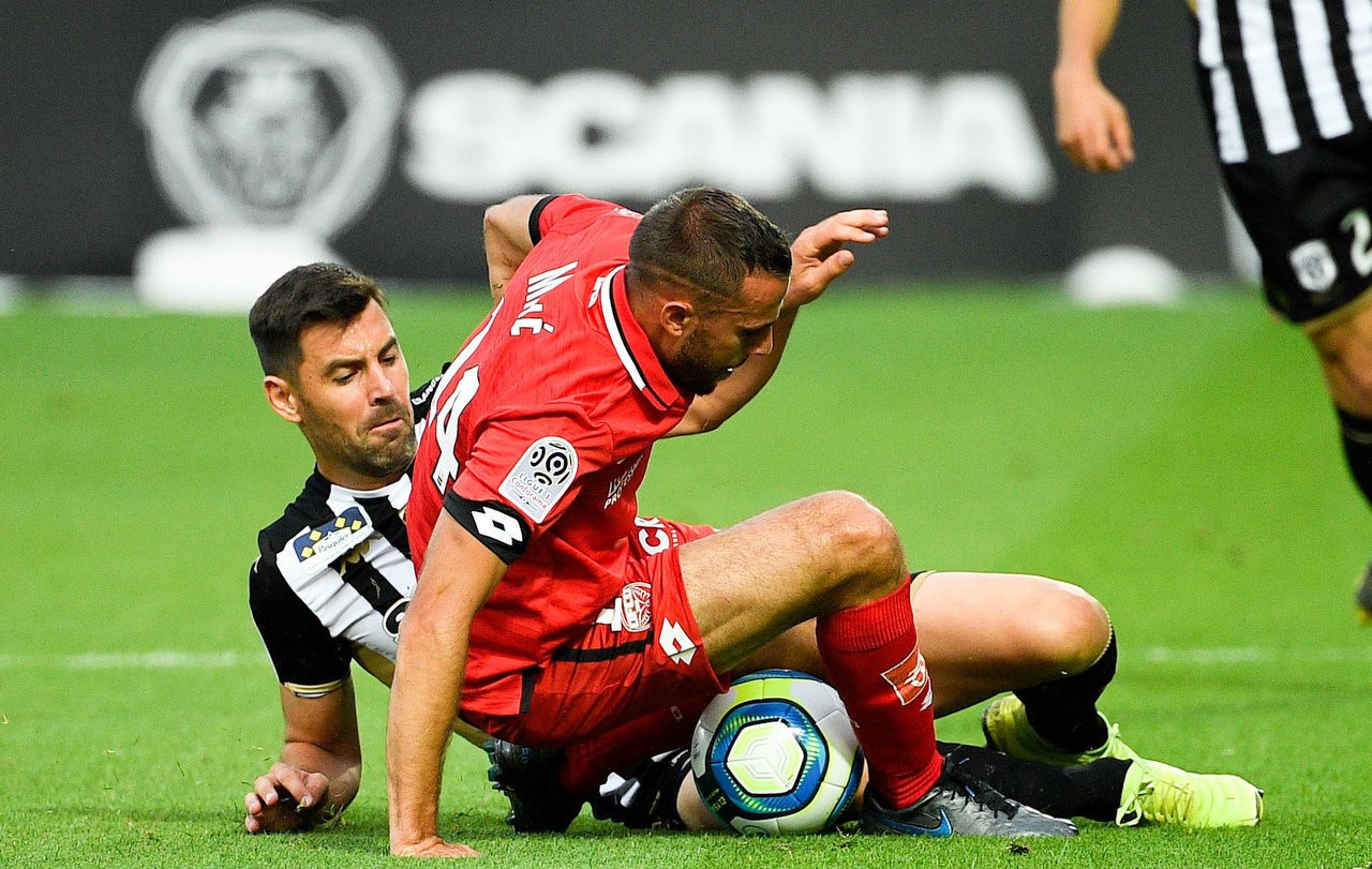 亚眠遭遇客场失利,战绩蒙受打击的简单介绍 亚眠遭遇客场失利,战绩蒙受打击的简单介绍