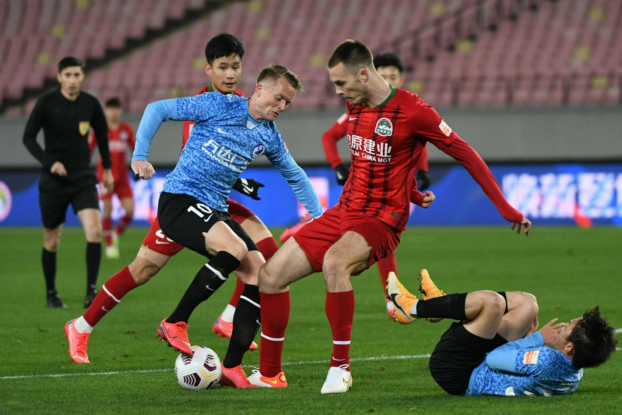 大连人队在洲际比赛中获得胜利 大连人队在洲际比赛中获得胜利