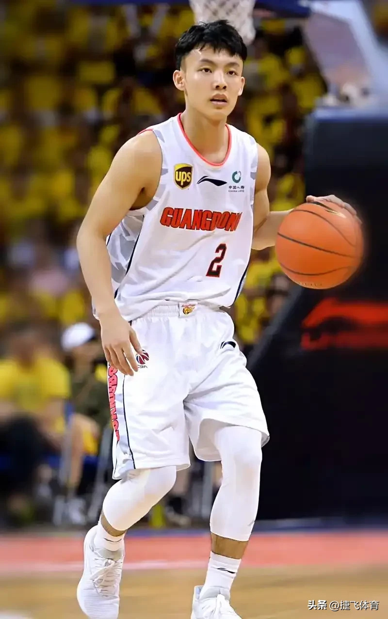 上海男篮赢得夺冠：登上总冠军之王